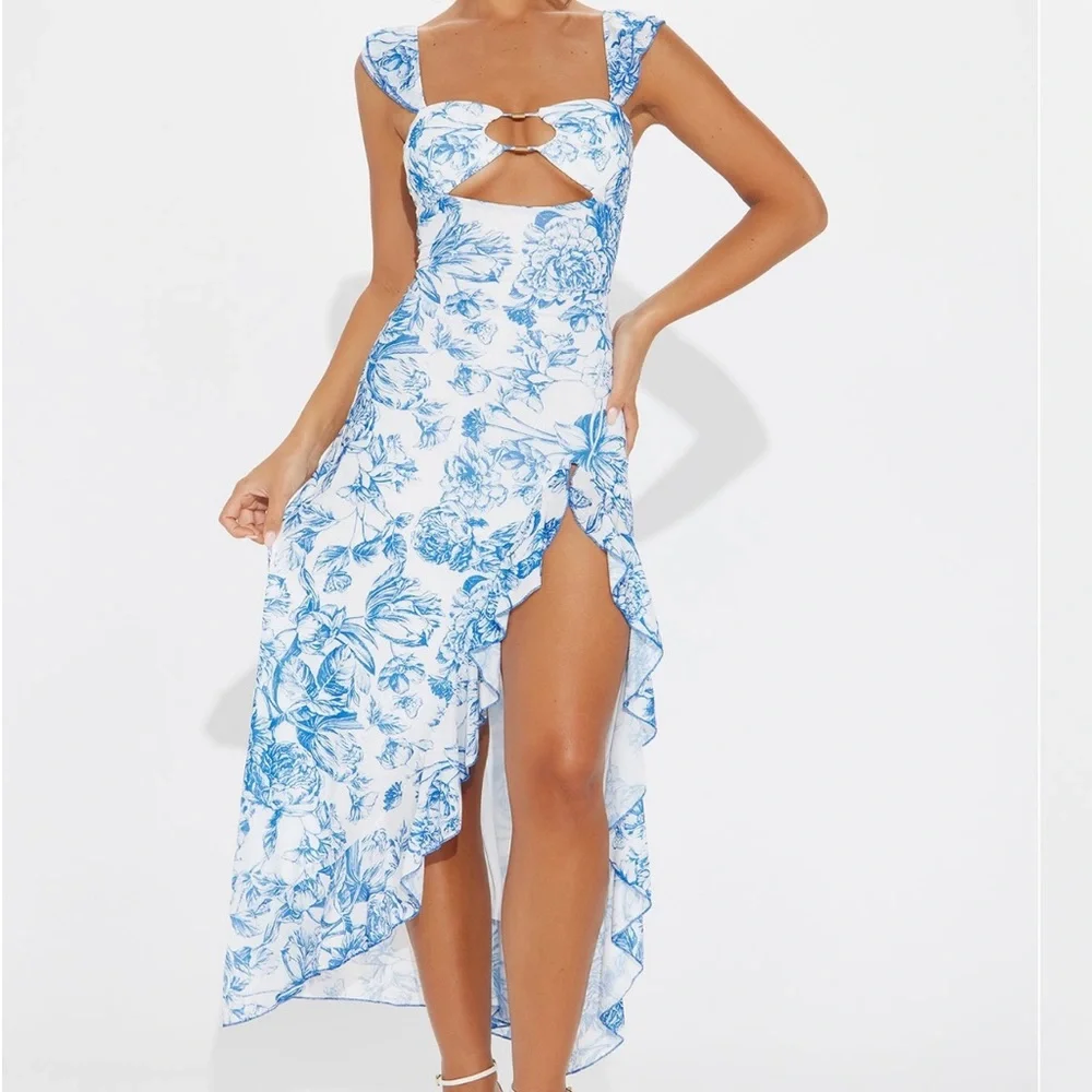 Fashion Nova Floral Blue and White Women's Dress - Picture 1 of 9